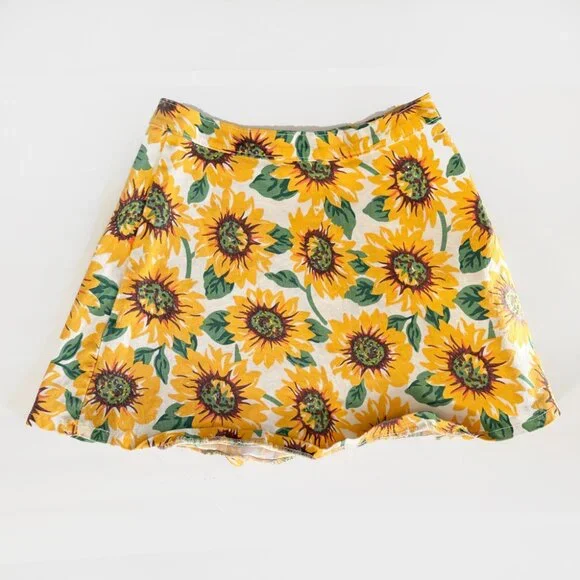 Sunflower Print Mini Skirt - Picture 2 of 3